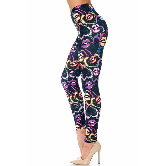 Reg One Size Creamy Soft Colorful Lips And Hearts Leggings - USA‎ Fashion - Picture 1 of 7